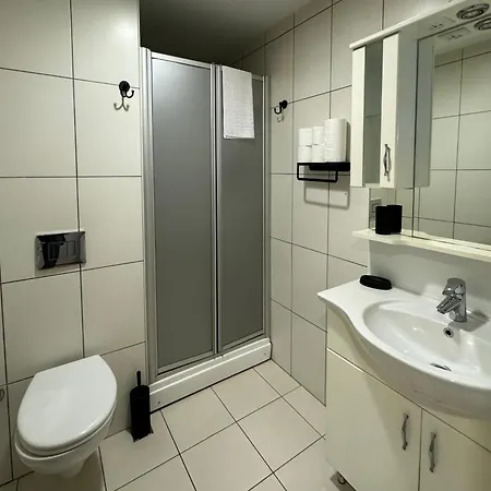 Secure Eclectic 2br With Concierge And Free Private Indoor Parking Next To Trump Tower & Cevahir *
