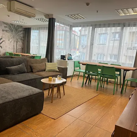 Secure Eclectic 2br With Concierge And Free Private Indoor Parking Next To Trump Tower & Cevahir Appartement