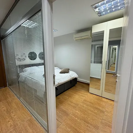 Appartement Secure Eclectic 2br With Concierge And Free Private Indoor Parking Next To Trump Tower & Cevahir *