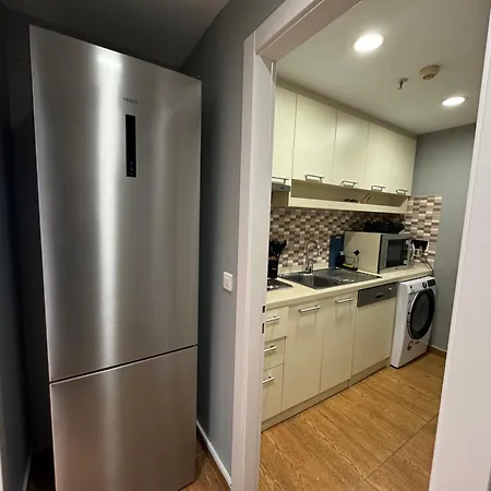 Secure Eclectic 2br With Concierge And Free Private Indoor Parking Next To Trump Tower & Cevahir *